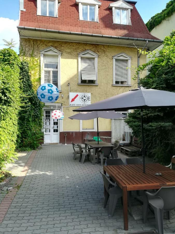 East Side Hostel Budapest Eksteriør bilde