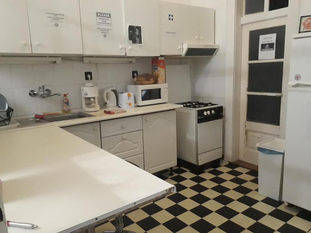 East Side Hostel Budapest Eksteriør bilde