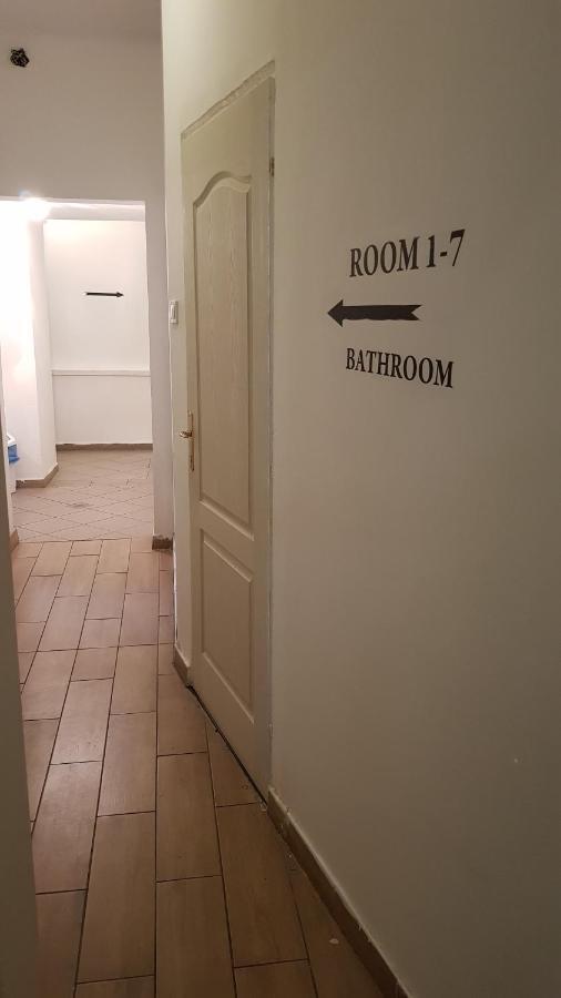 East Side Hostel Budapest Eksteriør bilde